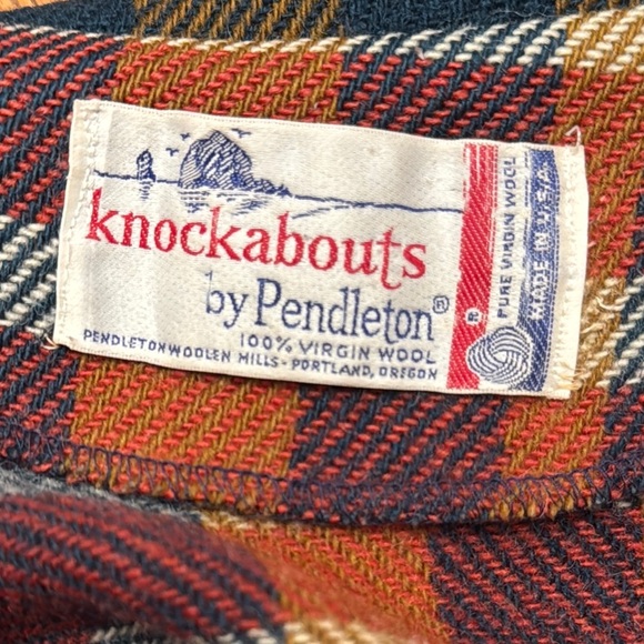 Vintage 1960's Pendleton Knockabouts Wool Red and Blue Plaid Cape with Pockets - Picture 2 of 6
